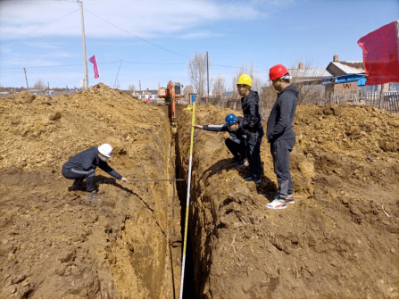 全力推进农村集中供水工程建设,加强农村饮水安全工程